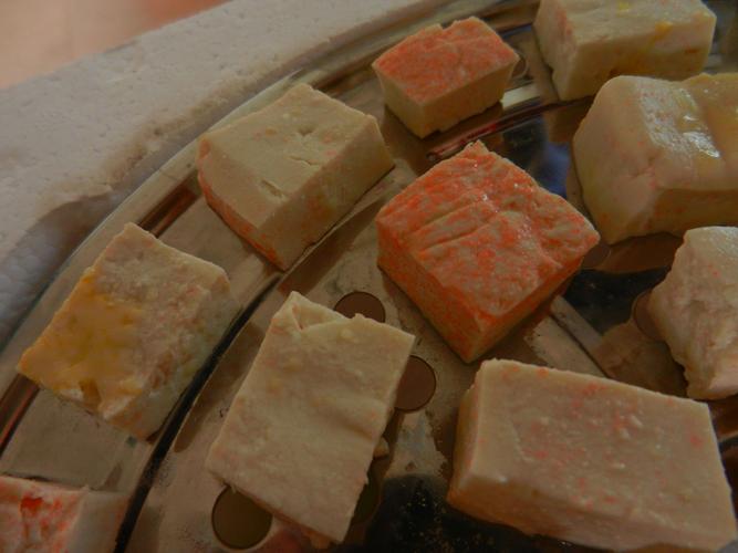 霉豆腐发红正常不?