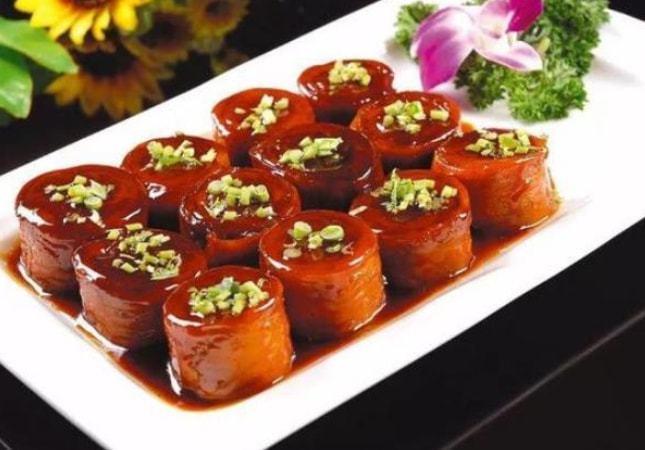 鲁菜,是起源于山东的齐鲁风味,其发源地为山东省淄博市博山区,是中国