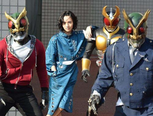 原创假面骑士时王中的乌尔撞脸轩墨宝宝还都是女装大佬