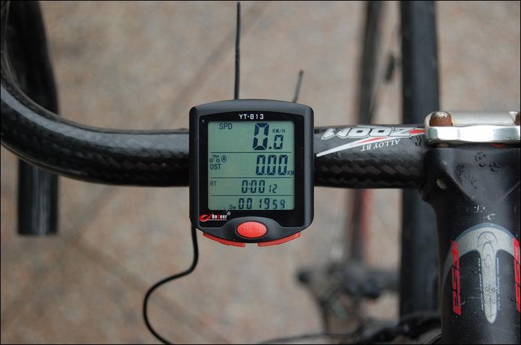 66元】正品 博格尔813多功能自行车码表 防水 温度 大屏幕 白色背光