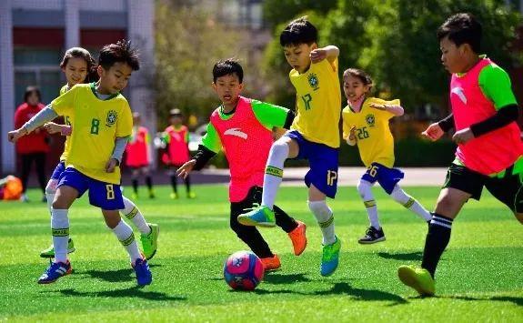 第三届全国青少年校园足球影像展