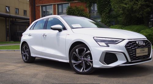 全新奥迪a3两厢外观解析棱角变化多灯组辨识度高