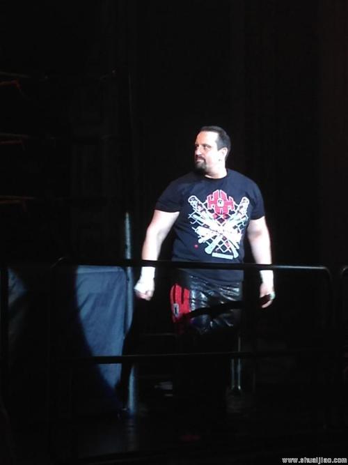 这是追梦儿自从几年前与圣盾(the shield)组合的发生剧情后首次回归