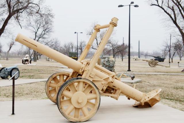 二战斯柯达21厘米重型迫击炮,试图用它弥补德军损失的