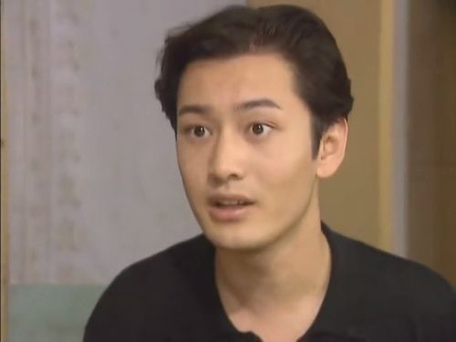 在线截图,黄晓明19岁出演的第一部剧(能澄清整容传闻吗?).