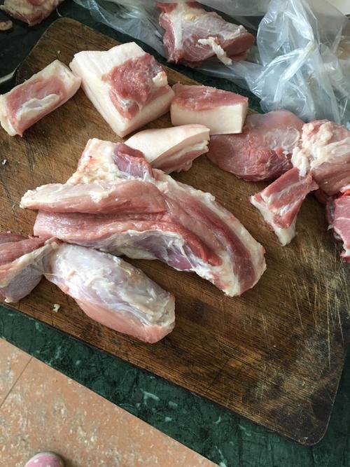 猪肉里黄色的是什么啊?