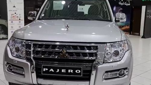 2021款三菱帕杰罗中东版实车展示,颜值高空间大,给个不买的理由