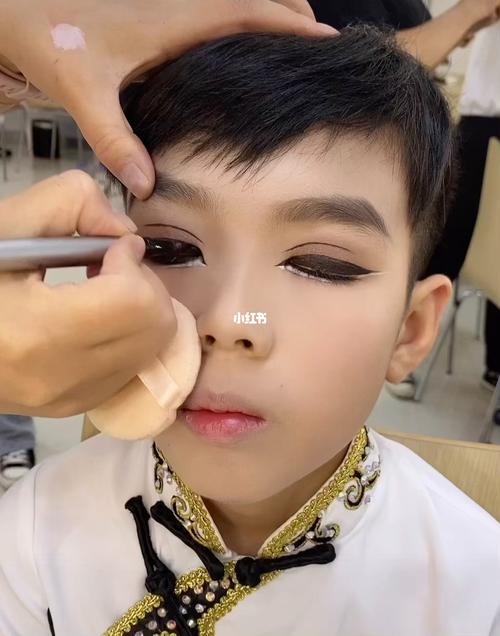 儿童舞台妆男生妆容,这个妆容老师要求眼睛_妆容_小菲