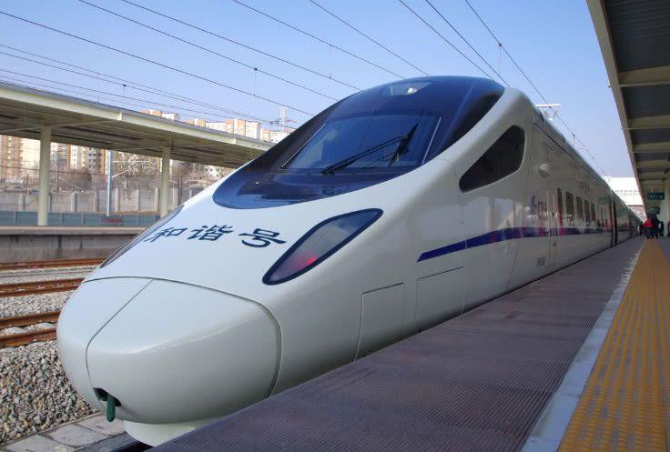 高铁车头为什么都有个开口这到底是干嘛用的