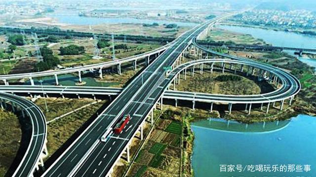 其实吃喝玩乐菌还是期待杭甬高速公路的建成.