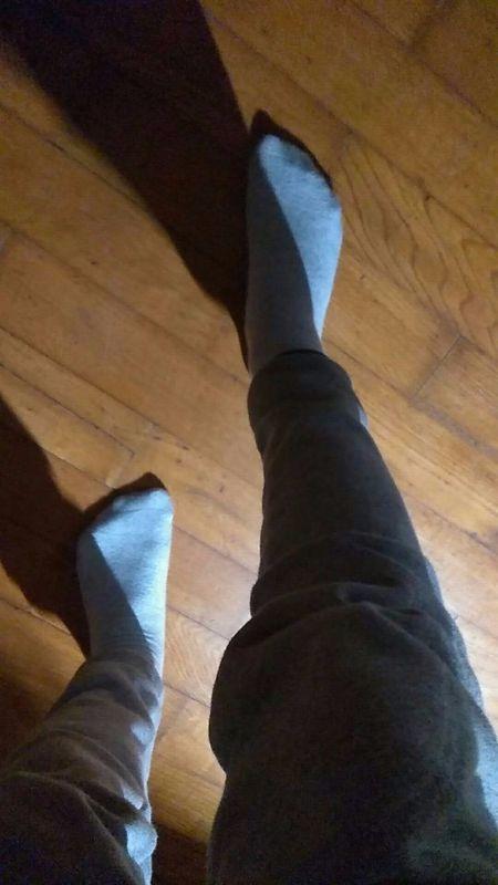 我上课脱鞋被老师扔了怎么办 我是初一女生