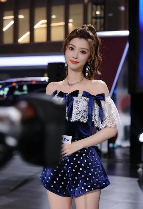 浙江卫视王牌女郎费费