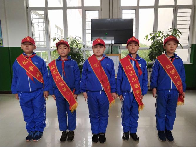 "小红帽"校园里一道靓丽的风景线——长安路小学细化红领巾监督岗