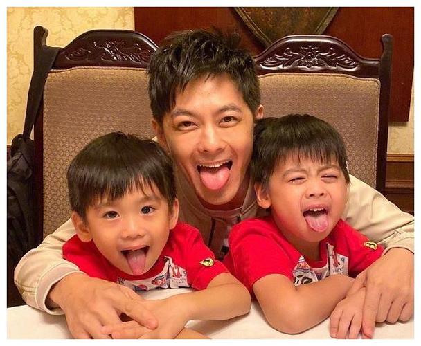 林志颖夫妇为双胞胎庆生双子星活泼互动画面温馨