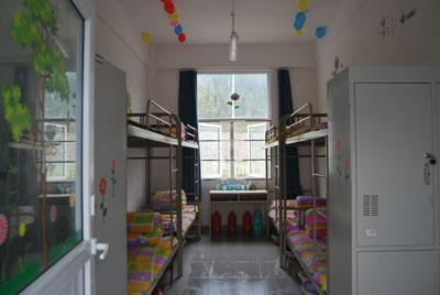 什邡红白小学开展"宿舍文化"大比拼活动