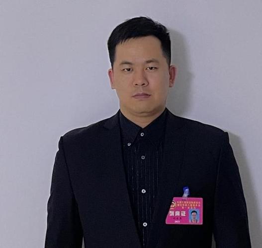 代表委员看法院唐山市政协委员刘士臣从群众关心的事情做起