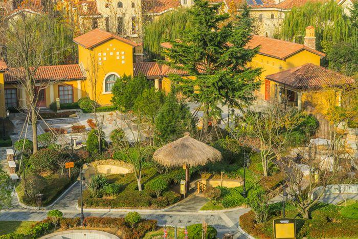 青岛即墨在温泉小镇温泉的柔波里