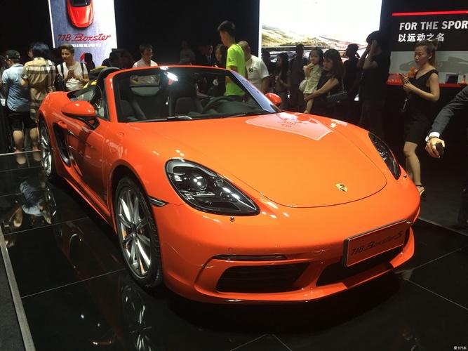 保时捷718熔岩橙提车作业