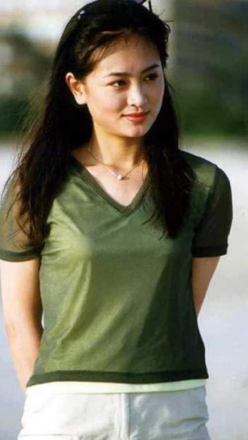 王慧娟唯美时尚写真照,一颦一笑撩动人心