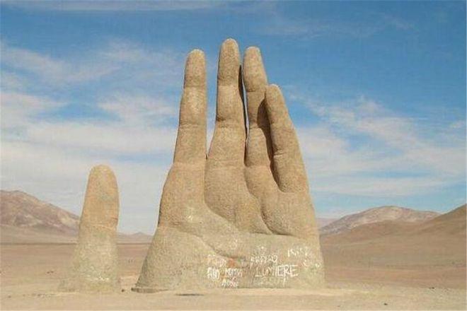 世界上最特别的三只手一只手掌高约116米就在我国江苏