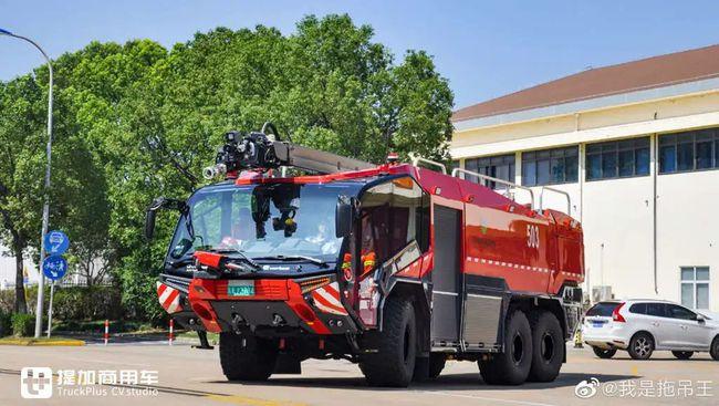 卢森宝亚美洲豹系列迪拜国际机场订购的这款机场消防车实力真强悍