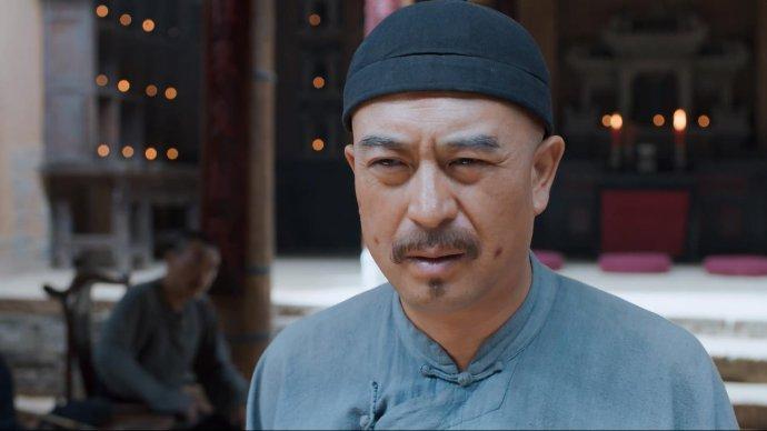 张嘉译被曝与妻子离婚?好男人人设崩塌,王海燕的回应