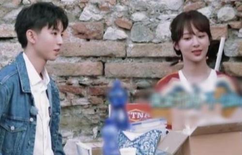 从杨紫,王俊凯这对"梳头姐弟"的互动看出:爱笑也是一种魅力