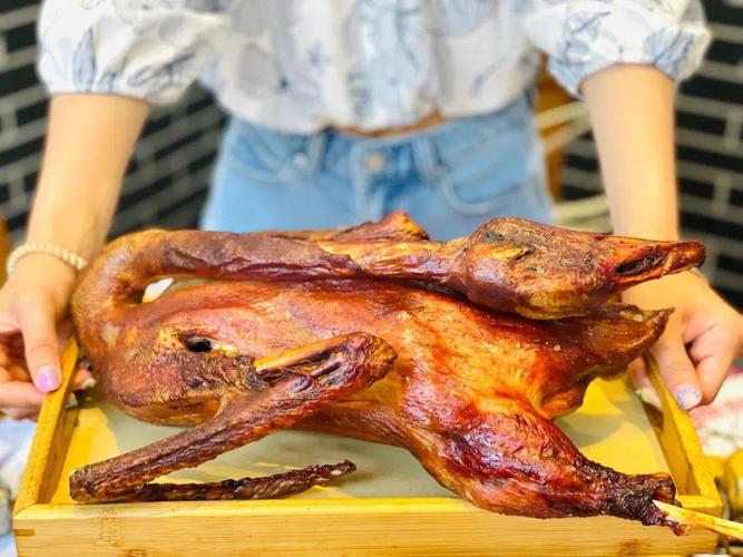 土窑烤鸡,坑烤大鹅,土窑土豆