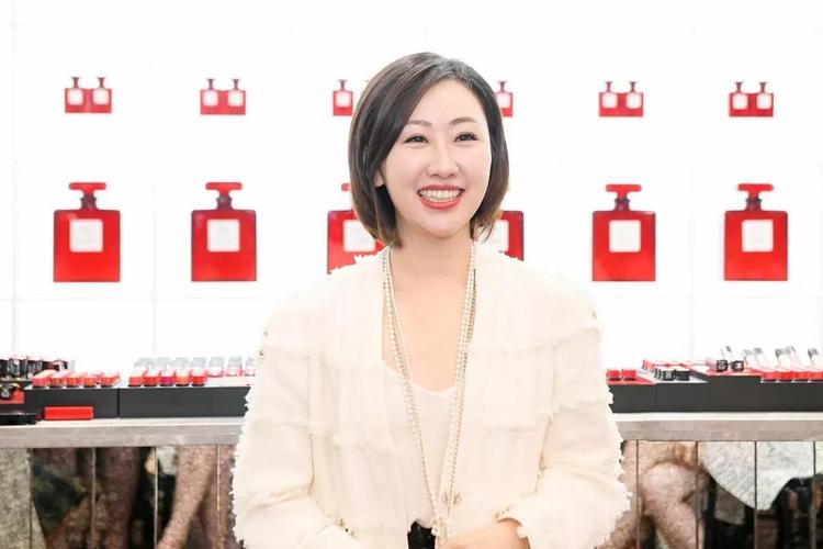 赴约黎贝卡x香奈儿红色之旅|在奢侈品体验店听时尚