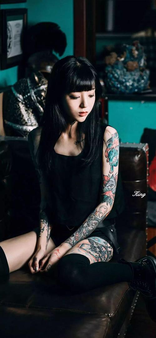 高清iphone全面屏壁纸最全的花臂纹身小姐姐