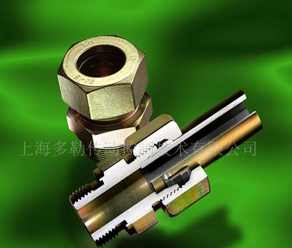 卡套式接头两头的螺纹是一样的吗?