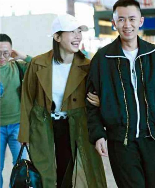 白百何与新男友高调秀恩爱,一路撒狗粮,网友:你想过你儿子吗?