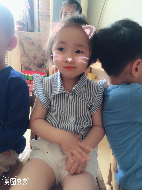 郭奕含小美女生日嗨皮