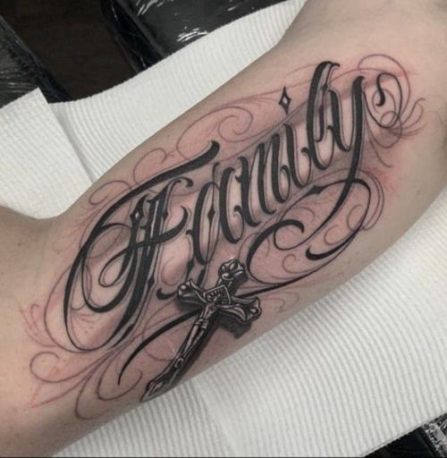 小臂字母纹身图案