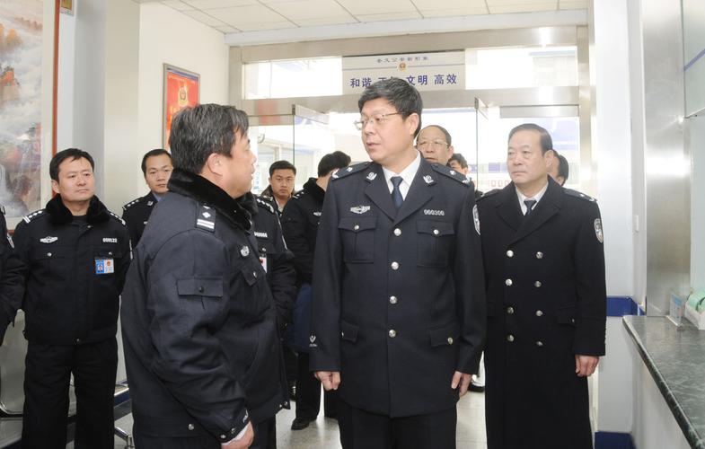 潍坊市公安局局长是哪一位?闫希军 2011年1月1日我在北关派出所见过