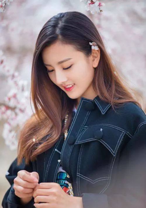 明明是地道的北京大妞,却硬是长了一张满满混血感的脸.