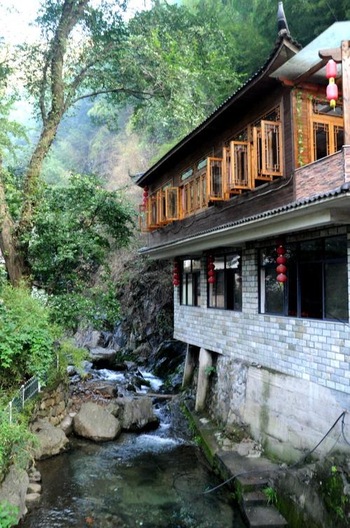 飞进山沟沟里的黑凤凰——国庆农家乐
