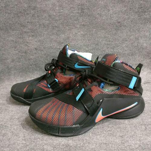 nike zoom soldier 9 lbj詹姆斯战士9男子篮球鞋 糖果配色 749420-084