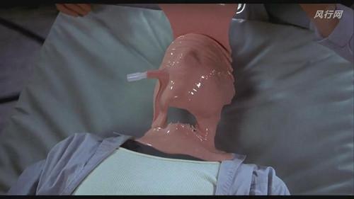 《透明人》--半死不活的科幻恐怖片