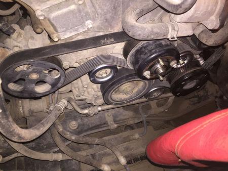 老款丰田霸道v6 4.0发动机的正时皮带 是这么挂吗?