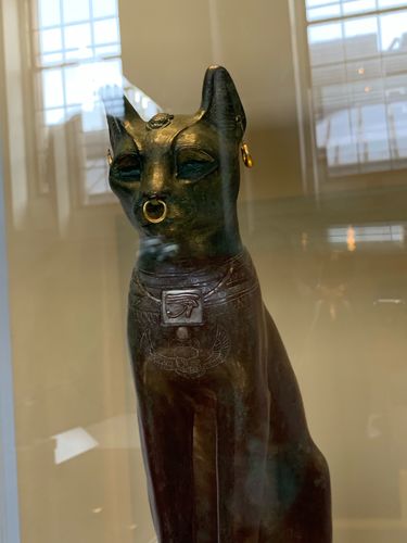 猫神贝斯特铜像