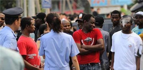 又一座城市被黑人"攻陷",近六成新生儿都是黑人,未来境况堪忧