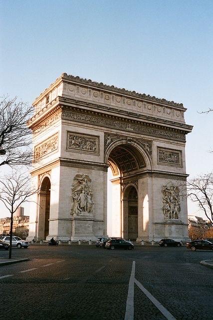 凯旋门另一视角的战争史诗