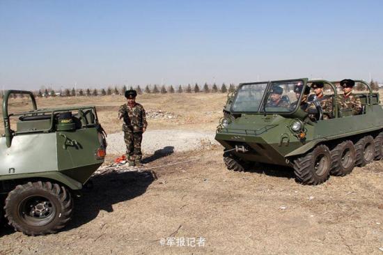 爬坡越障!森警山猫轻型全地形车加紧练