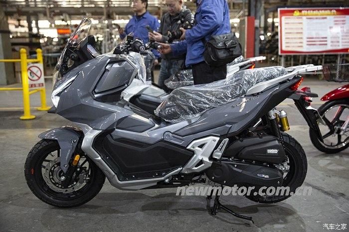 大阳adv350 油箱容积17.4l!