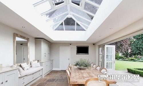 天窗式餐厅吊顶 打破别墅的固有拘谨【图】