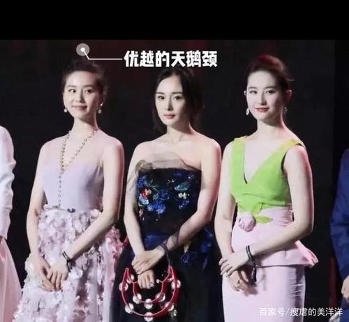 绝了,刘诗诗总能把舒展自信的仪态发挥到极致