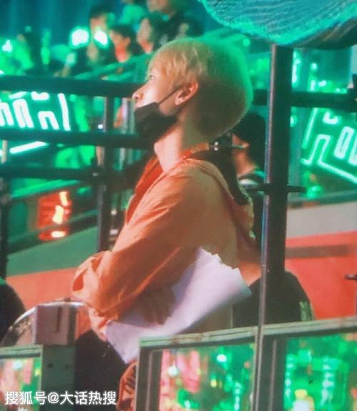 sj银赫原来是tfboys演唱会总导演,获粉丝工作人员称赞