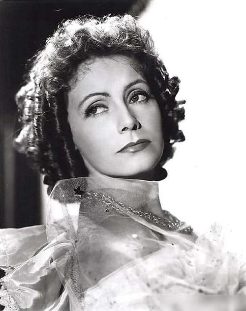 茶花女主人公处理情感危机的方式对当下有很好的借鉴意义