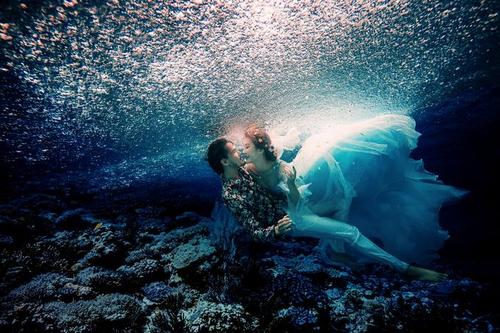 男女各两套 水下婚纱摄影,浪漫与众不同- 水匠魅影专业水下摄影棚的
